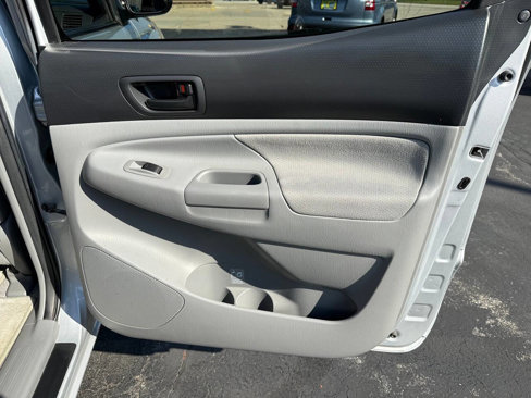 Used 2011 Toyota Tacoma 4x4 Double Cab image 36