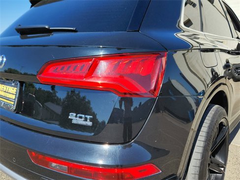 Used 2018 Audi Q5 2.0T Premium Plus w/ Premium Plus Package image 11