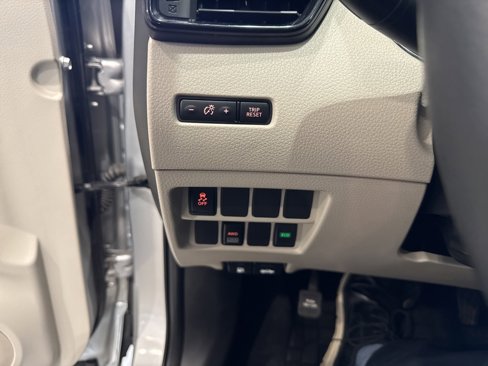 Used 2018 Nissan Rogue Sport SV image 31