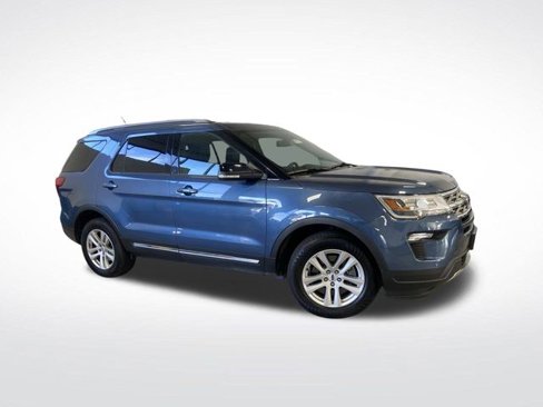 Used 2018 Ford Explorer XLT w/ Equipment Group 202A image 38