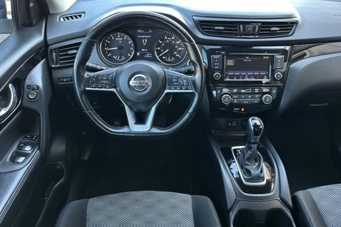 Used 2021 Nissan Rogue Sport SV image 19