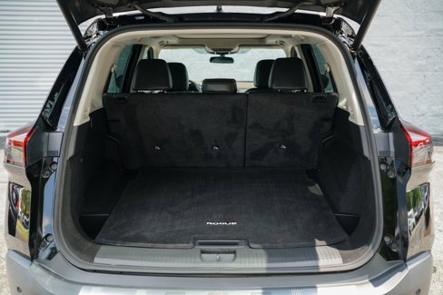 Used 2023 Nissan Rogue SV image 36