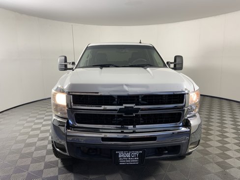Used 2009 Chevrolet Silverado 3500 LTZ w/ Suspension Package, Off-Road image 2