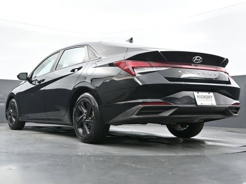 Used 2021 Hyundai Elantra SEL image 40