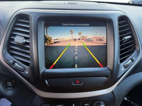 Used 2016 Jeep Cherokee 75th Anniversary image 13
