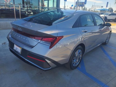 Used 2024 Hyundai Elantra SEL image 5