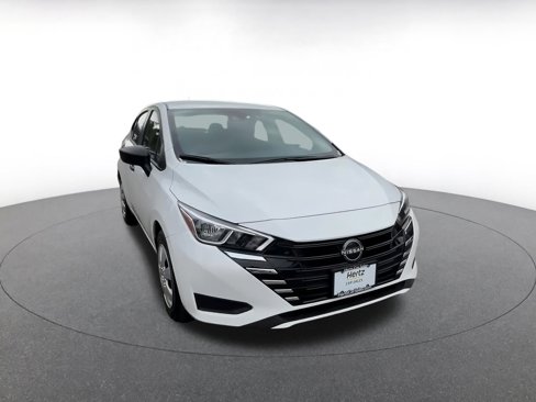 Used 2024 Nissan Versa S image 3