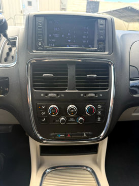 Used 2019 Dodge Grand Caravan SXT image 23