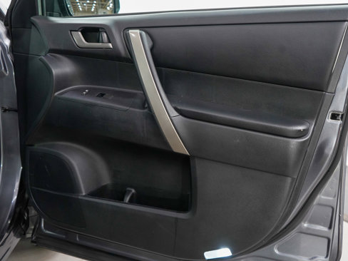 Used 2012 Toyota Highlander SE image 9