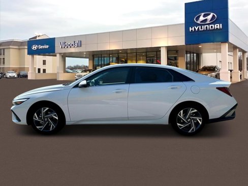 New 2025 Hyundai Elantra Limited image 3