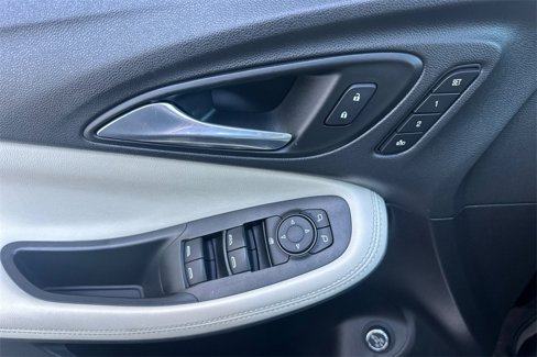 Used 2020 Buick Encore GX Essence w/ Experience Buick Package image 14