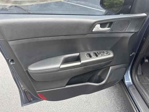 Used 2020 Kia Sportage LX image 9