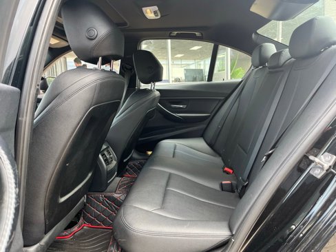 Used 2013 BMW 320i xDrive Sedan image 9
