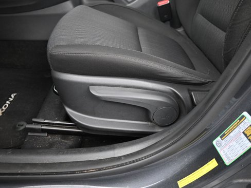 Used 2022 Hyundai Kona SEL image 11