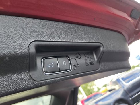Used 2021 Ford Explorer XLT w/ Equipment Group 202A image 34