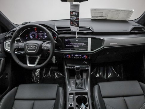 New 2025 Audi Q3 2.0T Premium image 12