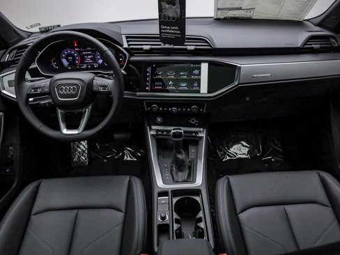 New 2025 Audi Q3 2.0T Premium image 18