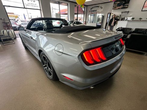 Used 2020 Ford Mustang Premium image 8