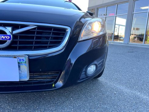 Used 2011 Volvo C70 T5 w/ Convenience Pkg image 38