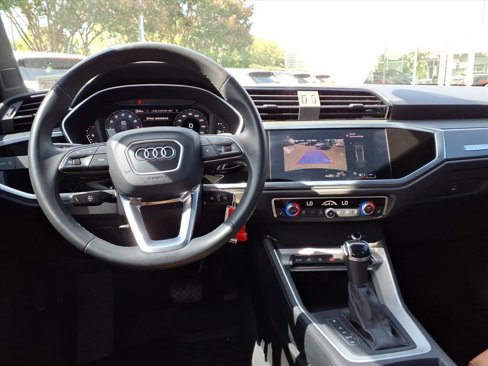 Used 2022 Audi Q3 2.0T Premium image 12
