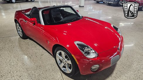 Used 2006 Pontiac Solstice Convertible w/ Premium Package image 4