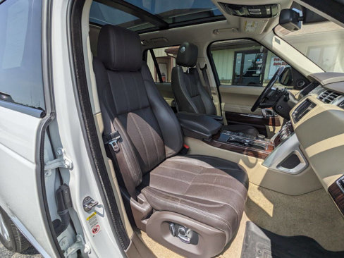 Used 2016 Land Rover Range Rover HSE image 15