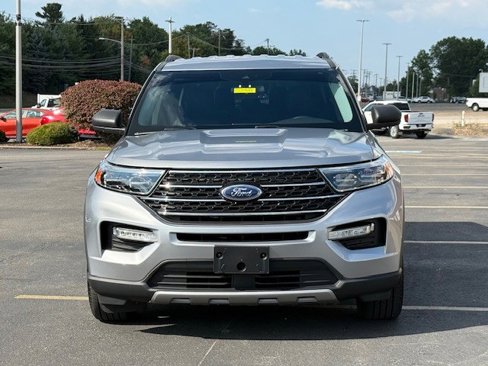 Used 2022 Ford Explorer XLT w/ Equipment Group 202A image 10