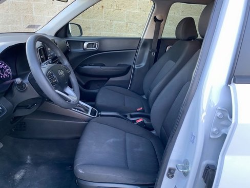 Used 2021 Hyundai Venue SE image 14