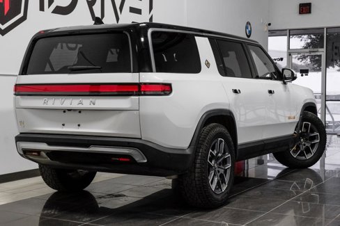 Used 2023 Rivian R1S Adventure image 12