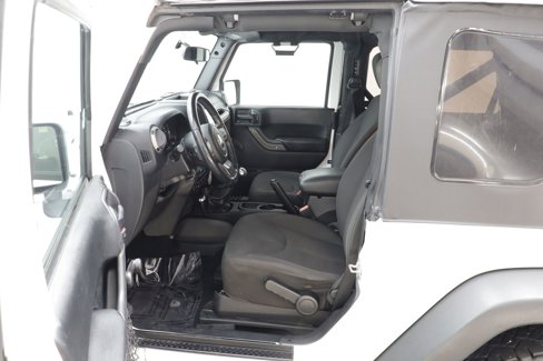 Used 2017 Jeep Wrangler Sport w/ Connectivity Group image 9