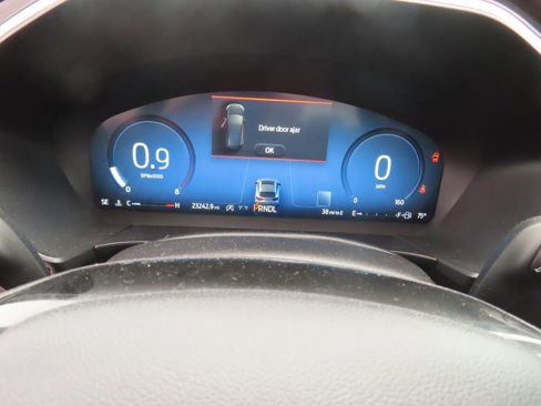 Used 2024 Ford Escape Platinum image 8