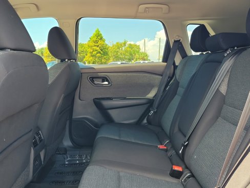 Certified 2021 Nissan Rogue SV image 13