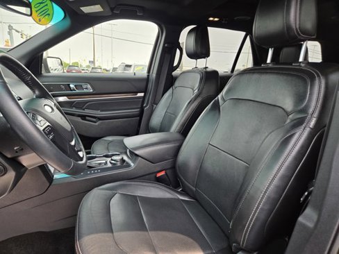 Used 2018 Ford Explorer Limited image 27