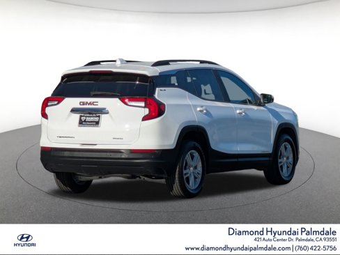 Used 2023 GMC Terrain SLE w/ Driver Convenience Package image 7