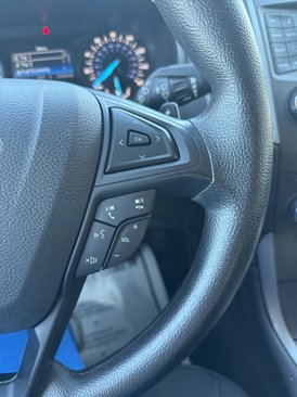Used 2018 Ford Edge SE image 19