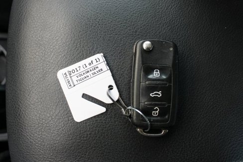Used 2017 Volkswagen Tiguan S image 31