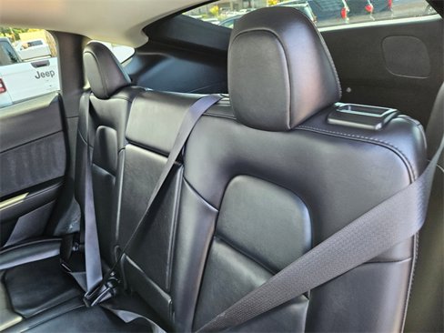 Used 2022 Tesla Model Y Long Range image 16