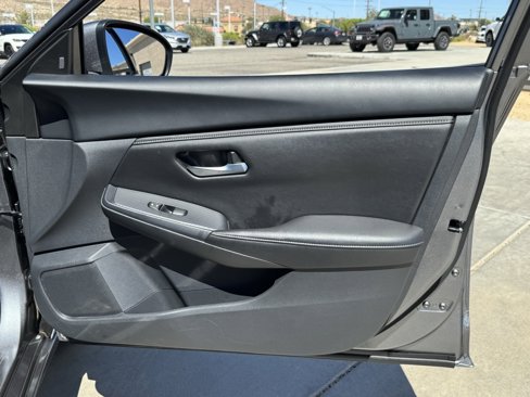 Used 2024 Nissan Sentra SV image 30