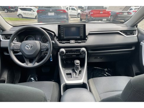 Used 2022 Toyota RAV4 LE image 14