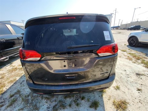 Used 2018 Chrysler Pacifica Limited w/ S Appearance Package image 7