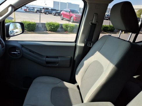 Used 2014 Nissan Xterra S image 17