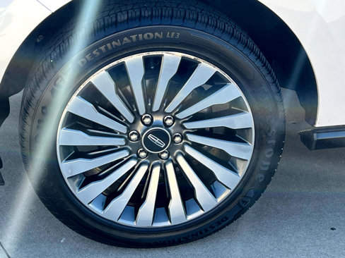 Used 2018 Lincoln Navigator Reserve w/ Technology Package image 13