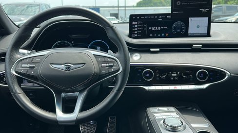 Used 2025 Genesis GV70 2.5T w/ Sport Prestige Package image 10