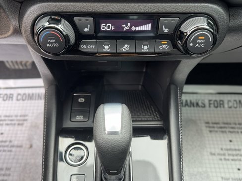 Used 2023 Nissan Kicks SR w/ SR Premium Package image 19