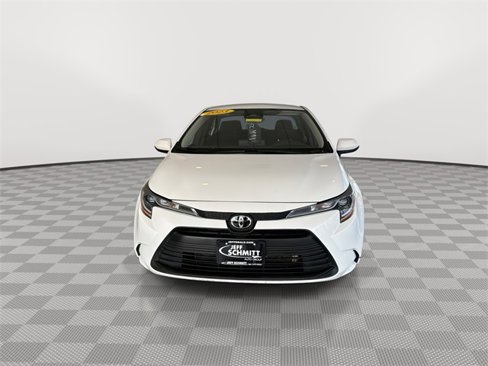 Used 2023 Toyota Corolla LE image 4