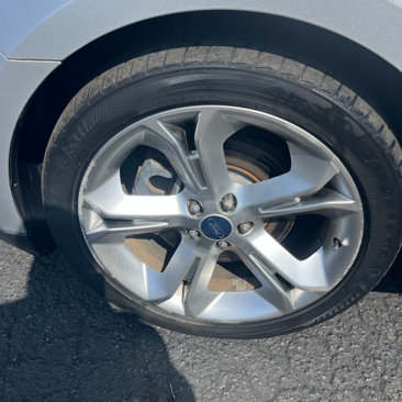 Used 2010 Ford Taurus SHO image 9