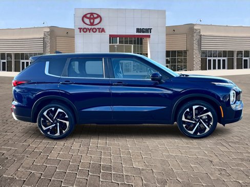 Used 2023 Mitsubishi Outlander SE image 8