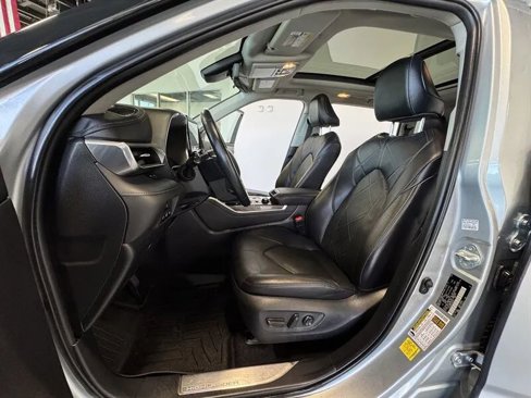 Used 2020 Toyota Highlander Platinum image 14