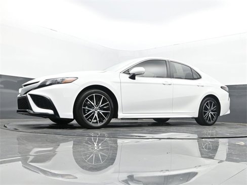 Used 2023 Toyota Camry SE image 26