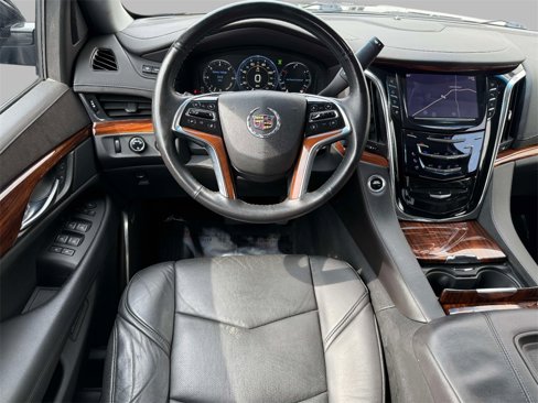 Used 2015 Cadillac Escalade Premium image 4